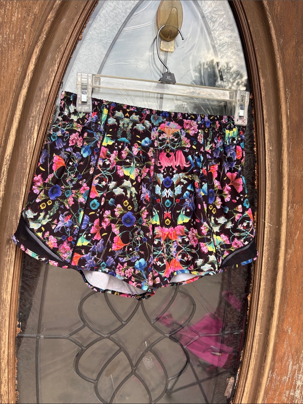 Lululemon hotty hot flowerscope athletic shorts! 6 - Picture 4 of 6